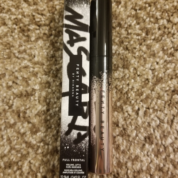 Fenty Beauty Mascara - Black - Picture 3 of 4